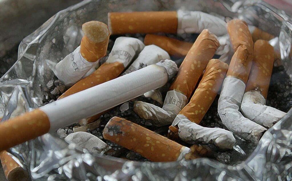 Cigarettes-1024×634-Min Dirty Ashtray With Cigarettes