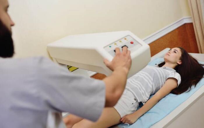 Pdc Home 2 A Woman Receiving A Dexa Scan.